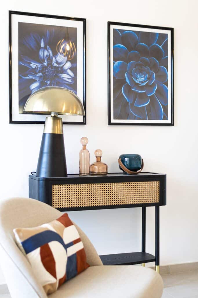Détail de décoration murale, peintures et fleurs — à Nancy