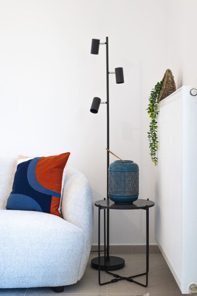 Canapé et décoration d'un salon à Nancy — home staging premium Caroline Kautzmann