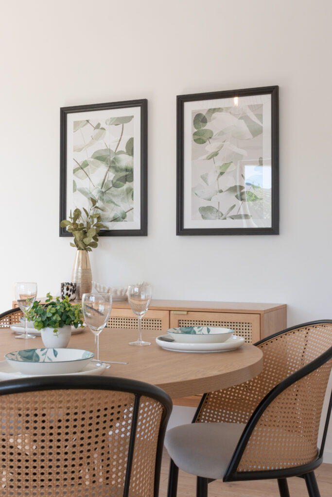 Zoom sur une table à manger d'un appartement à Nancy
